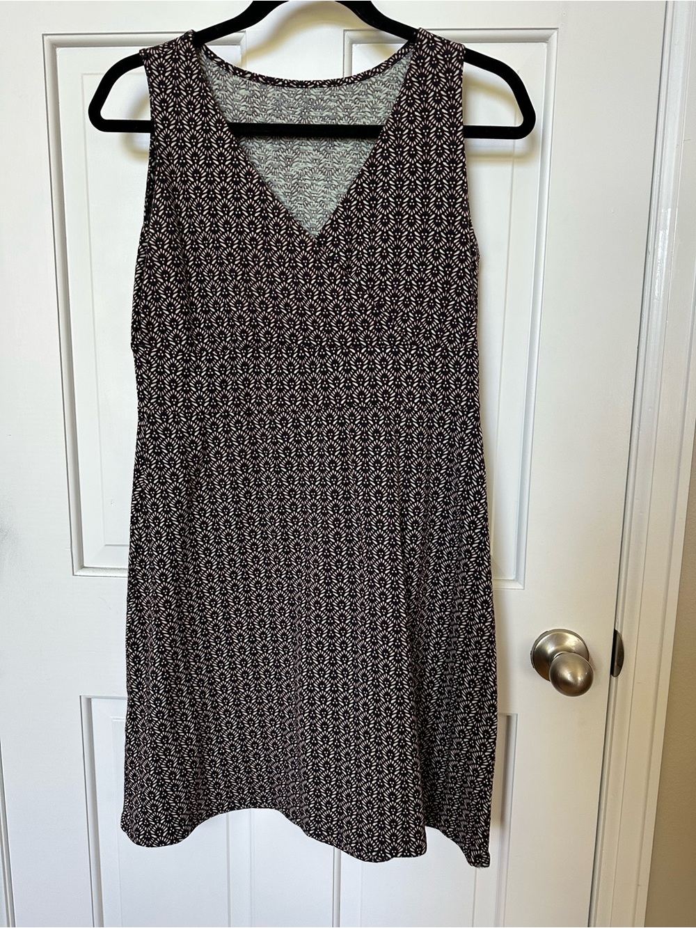 Eddie Bauer Sleeveless V-Neck Printed Dress